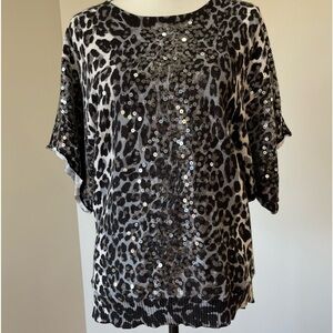 Joy & Inman cheetah leopard with sequin short sleeve light weight sweater Small